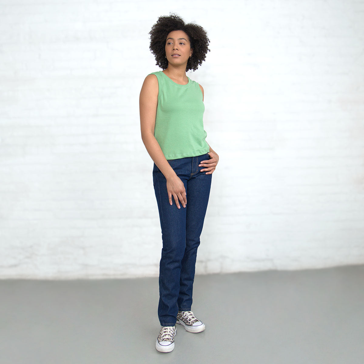 Fitted collar detail on the jade sleeveless crop tank